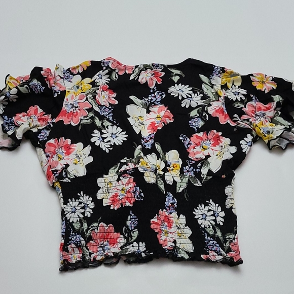 NWT Forever 21 Floral Top - Picture 6 of 6